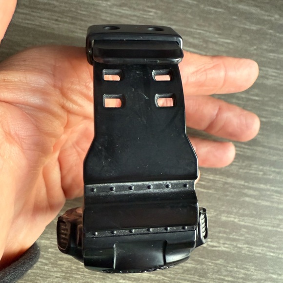 Casio G-Shock Rugged Black Timepiece - Picture 3 of 4